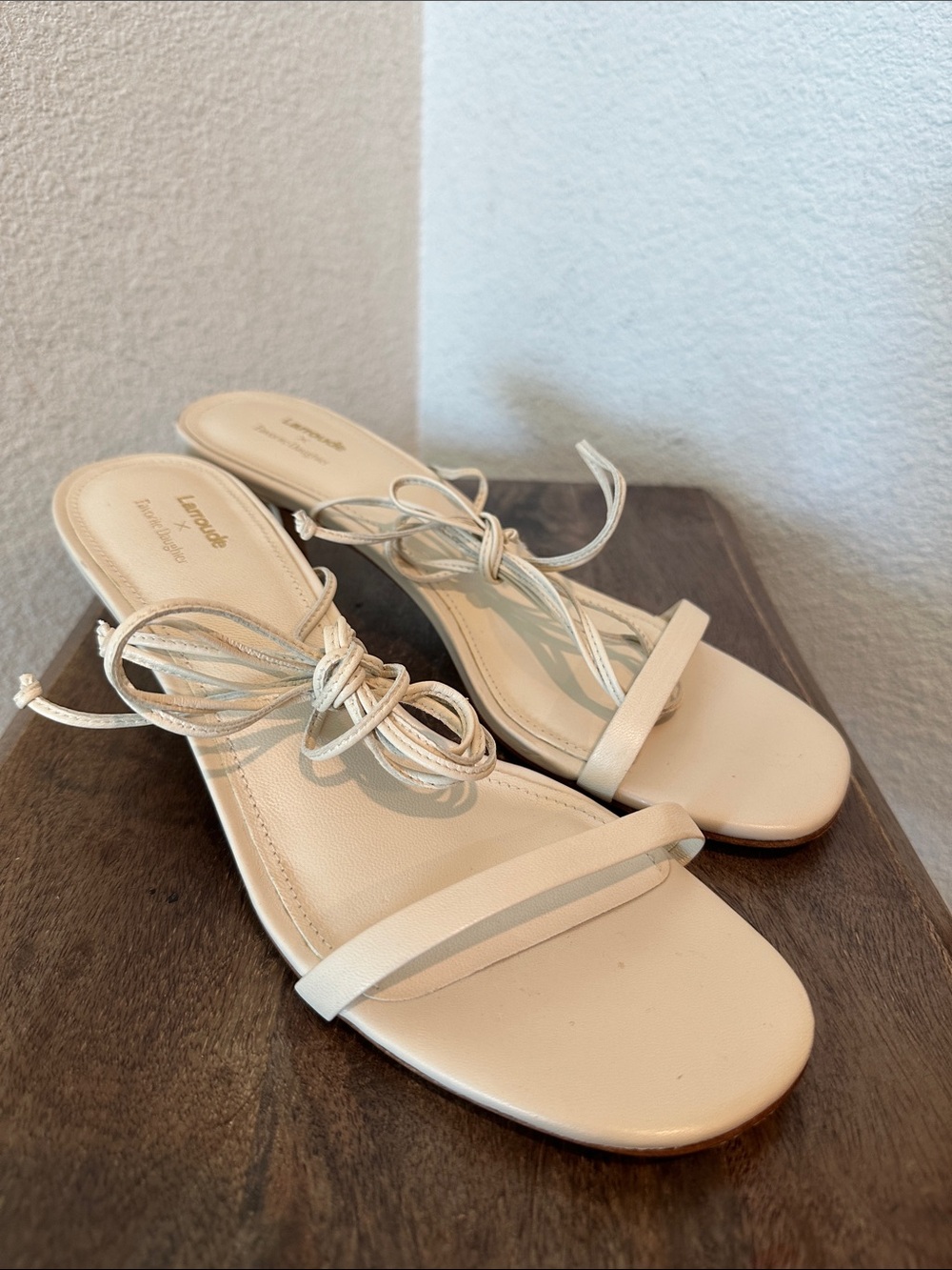 NEW Larroudé x Favorite Daughter Ivory Strappy Lace-Up Sandals Size 9.5